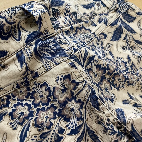 T-Party Manufactactacturer Clothing in LA - Med. - Picture 7 of 8